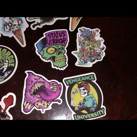 10 vinyl scary stickers - Picture 5 of 7